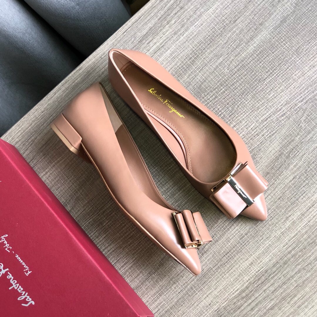 FERRAGAMO 페레가모 더블 보우 발레 플랫 01P335 715261