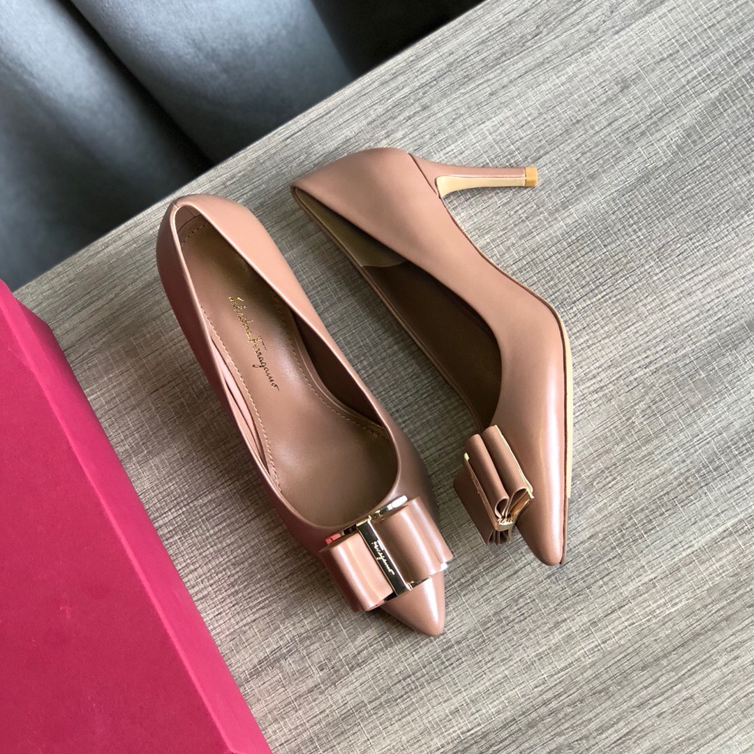 FERRAGAMO 페레가모 더블 보우 펌프스 01P337 714607