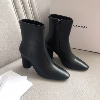 BALENCIAGA 발렌시아가 90MM 타원형 부티 블랙