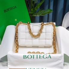 BOTTEGA VENETA 보테가베네타 체인 카세트백