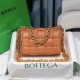 BOTTEGA VENETA 보테가베네타 체인 카세트백