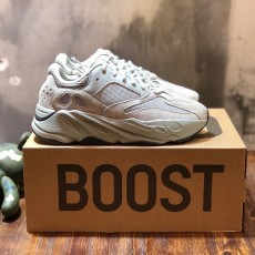 ADIDAS 아디다스 이지부스트 700 Salt