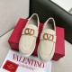 VALENTINO 발렌티노 V로고 시그니처 남성로퍼 hk252122