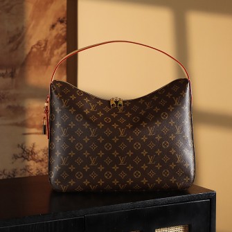 LOUIS VUITTON 루이비통 모노그램 슬라우치 MM M12098