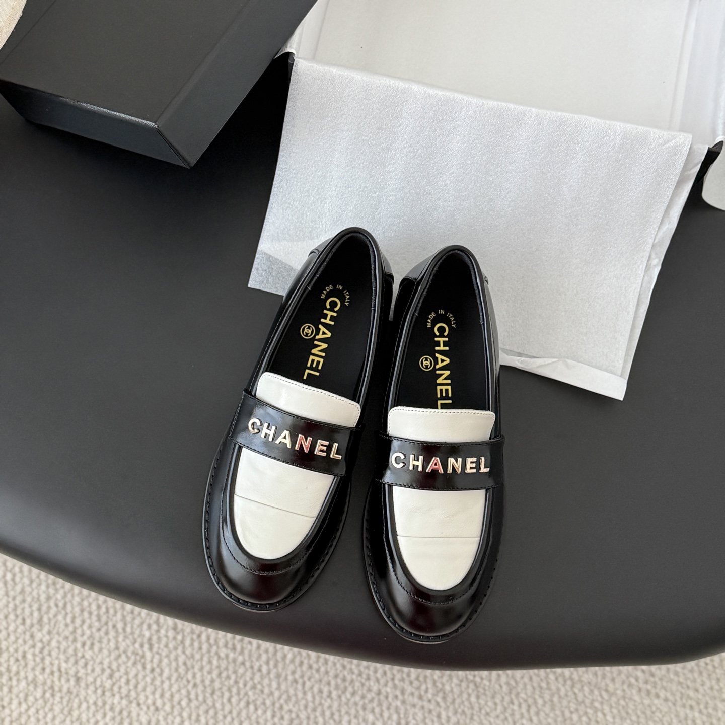 CHANEL 샤넬 로고슈즈 #2510121207