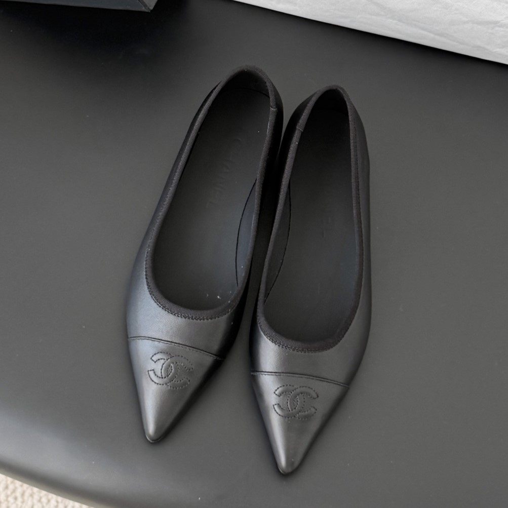 CHANEL 샤넬 포인티드 토 플랫 슈즈 #21206123
