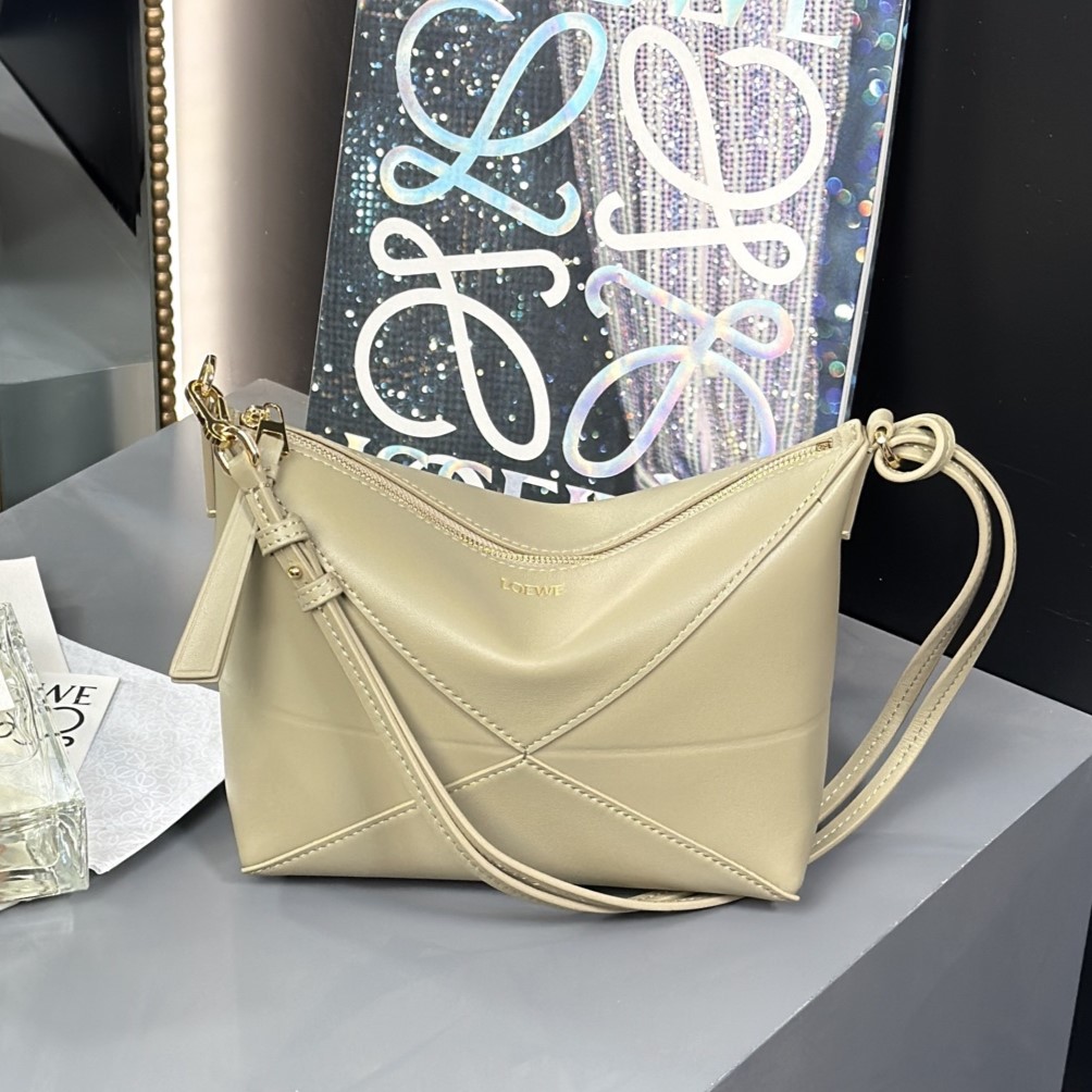 LOEWE 로에베 Puzzle Fold #19216225