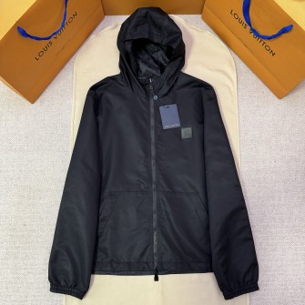 LOUIS VUITTON 루이비통 1AHE03