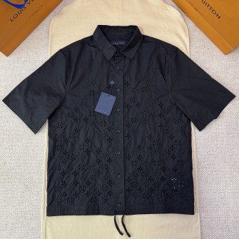 LOUIS VUITTON 루이비통 모노그램 플라워 엠브로이더드 쇼트 슬리브드 셔츠 1AGTPL
