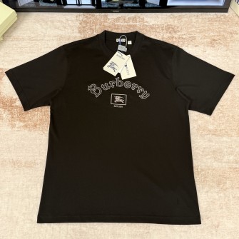BURBERRY 버버리 고딕 로고 코튼 티셔츠 #20236311