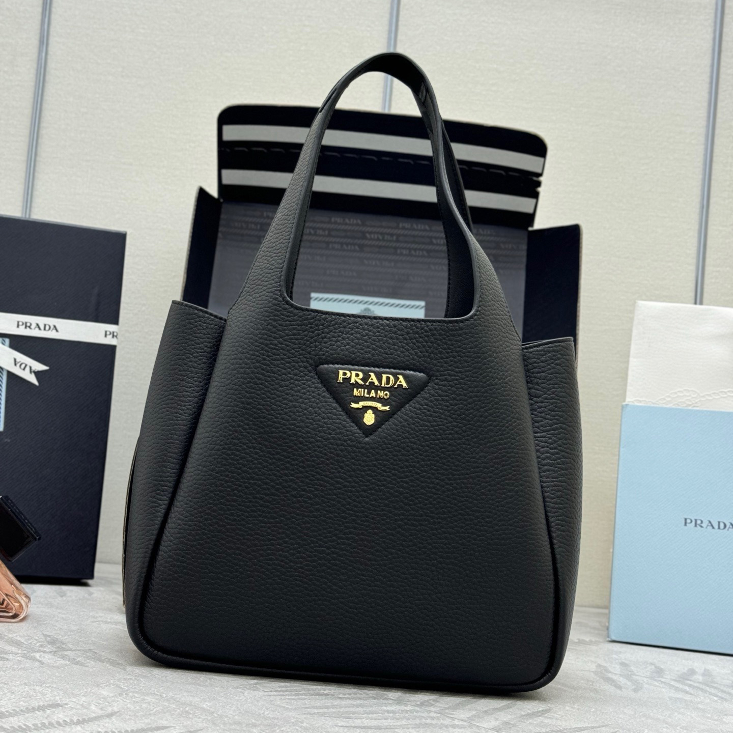 PRADA 프라다 레더 호보 토트백 미듐 25cm 1BG335