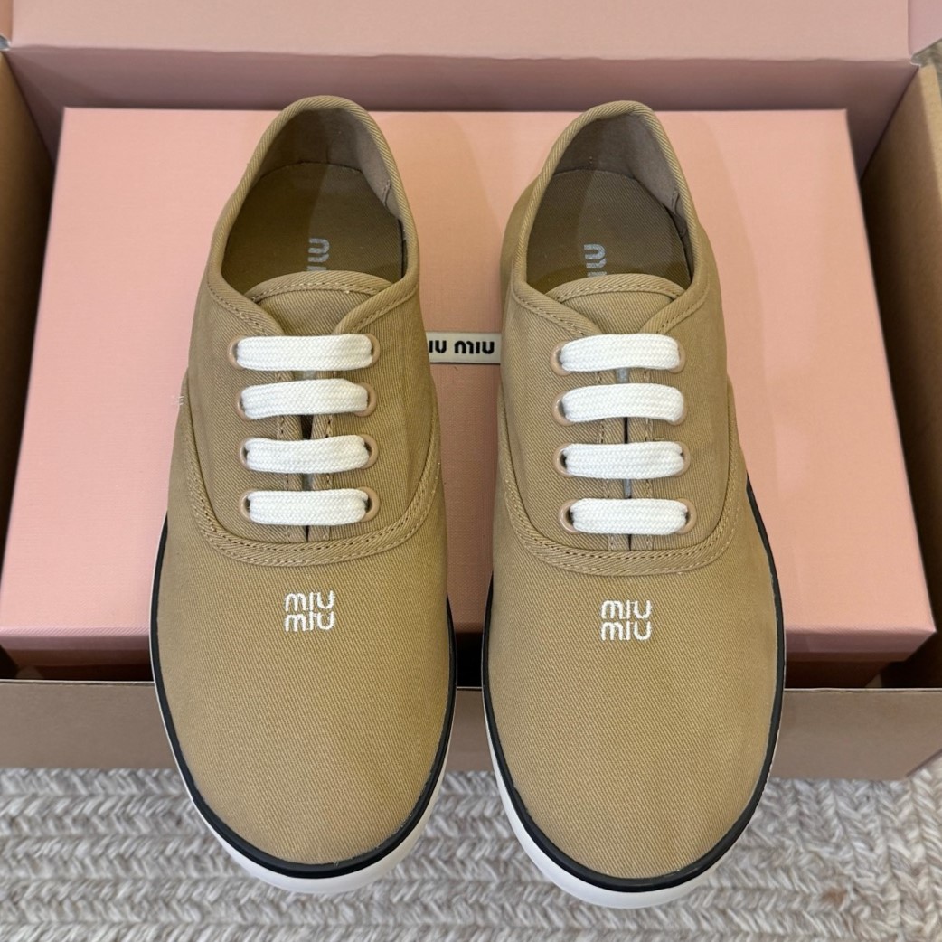 MIU MIU 미우미우 크리스탈 장식 캔버스 로우탑 스니커즈 #1826317