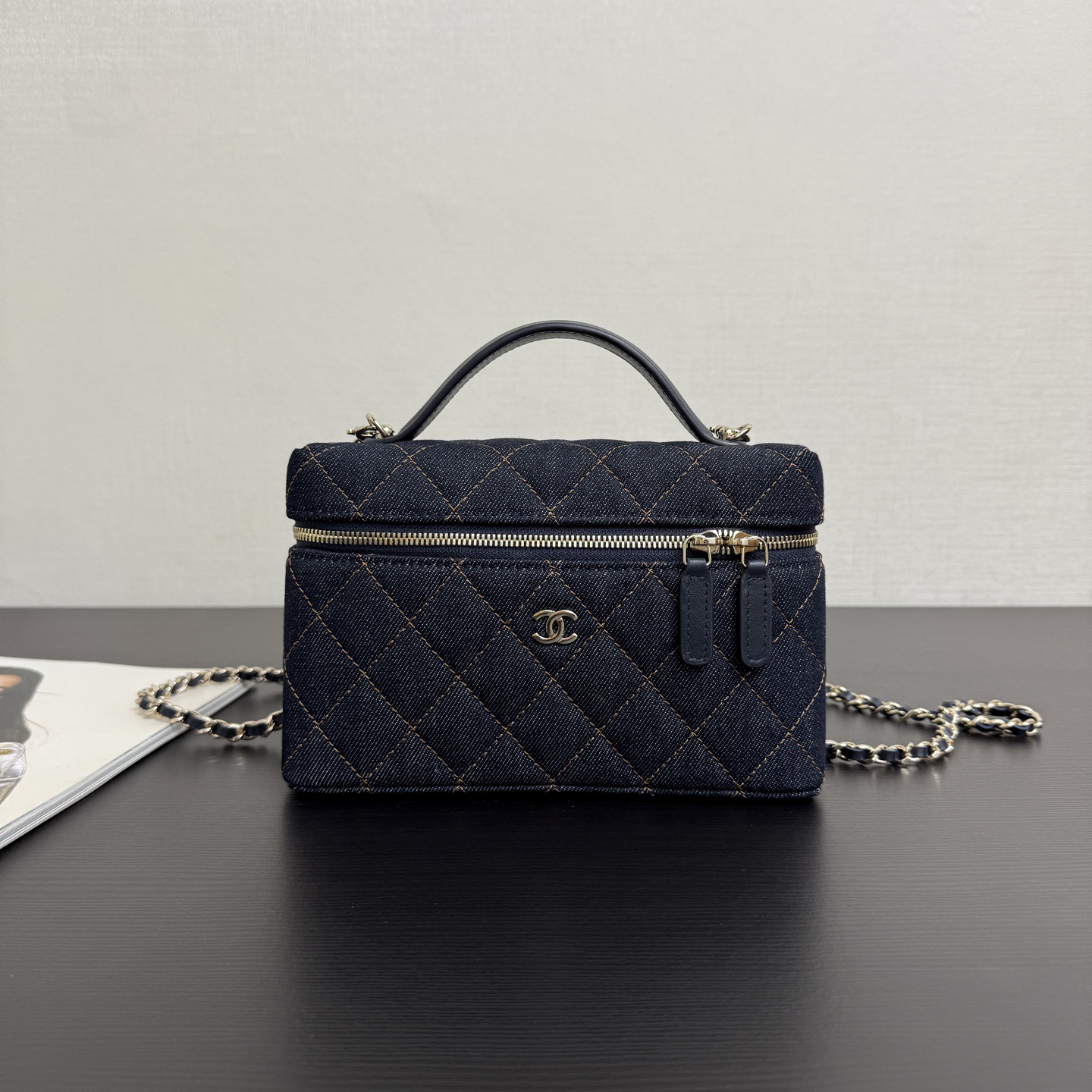 CHANEL 샤넬 데님 코스메틱 케이스 베니티백 #16120318