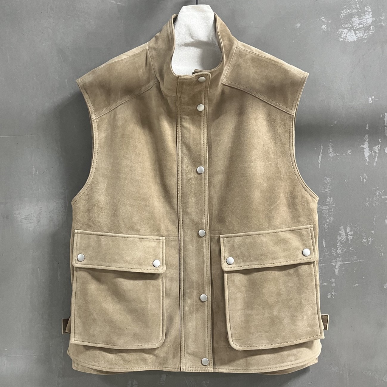 브루넬로 쿠치넬리(Brunello Cucinelli)의 모닐리 디테일 프론트 포켓 베스트 #15356326