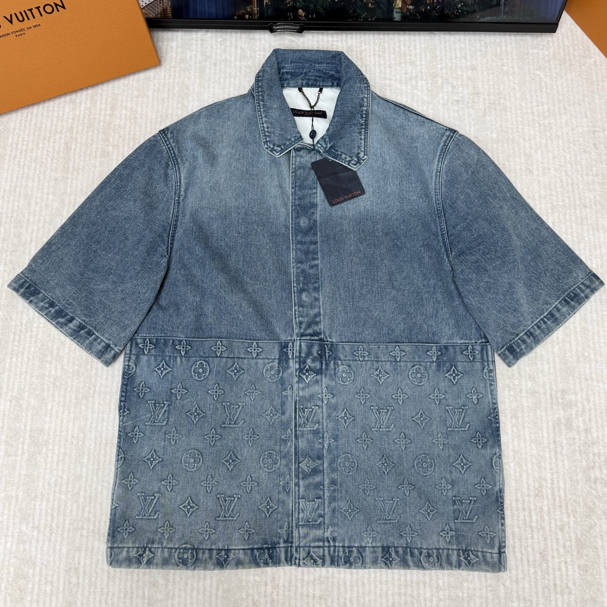 LOUIS VUITTON 루이비통 쇼트 슬리브드 데님 워크웨어 셔츠 1ABLDI