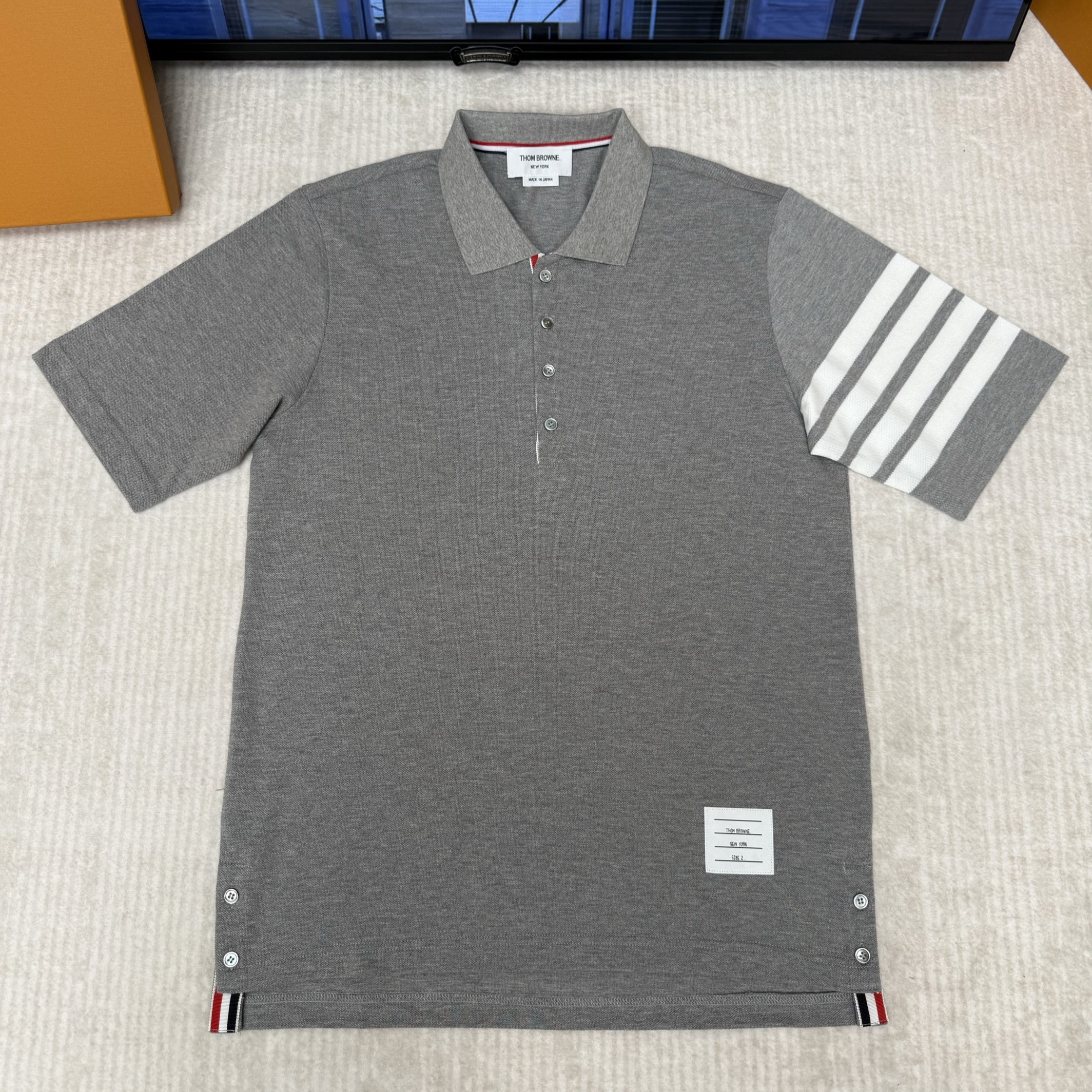 THOM BROWNE 톰브라운 코튼 사선 숏슬리브 폴로 또는 클래식 피케 4-바 폴로 #1836423