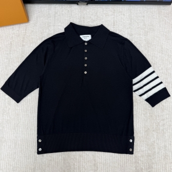 THOM BROWNE 톰브라운 울 4-바 릴랙스드 폴로 또는 파인 메리노 울 4-바 폴로 #18116423