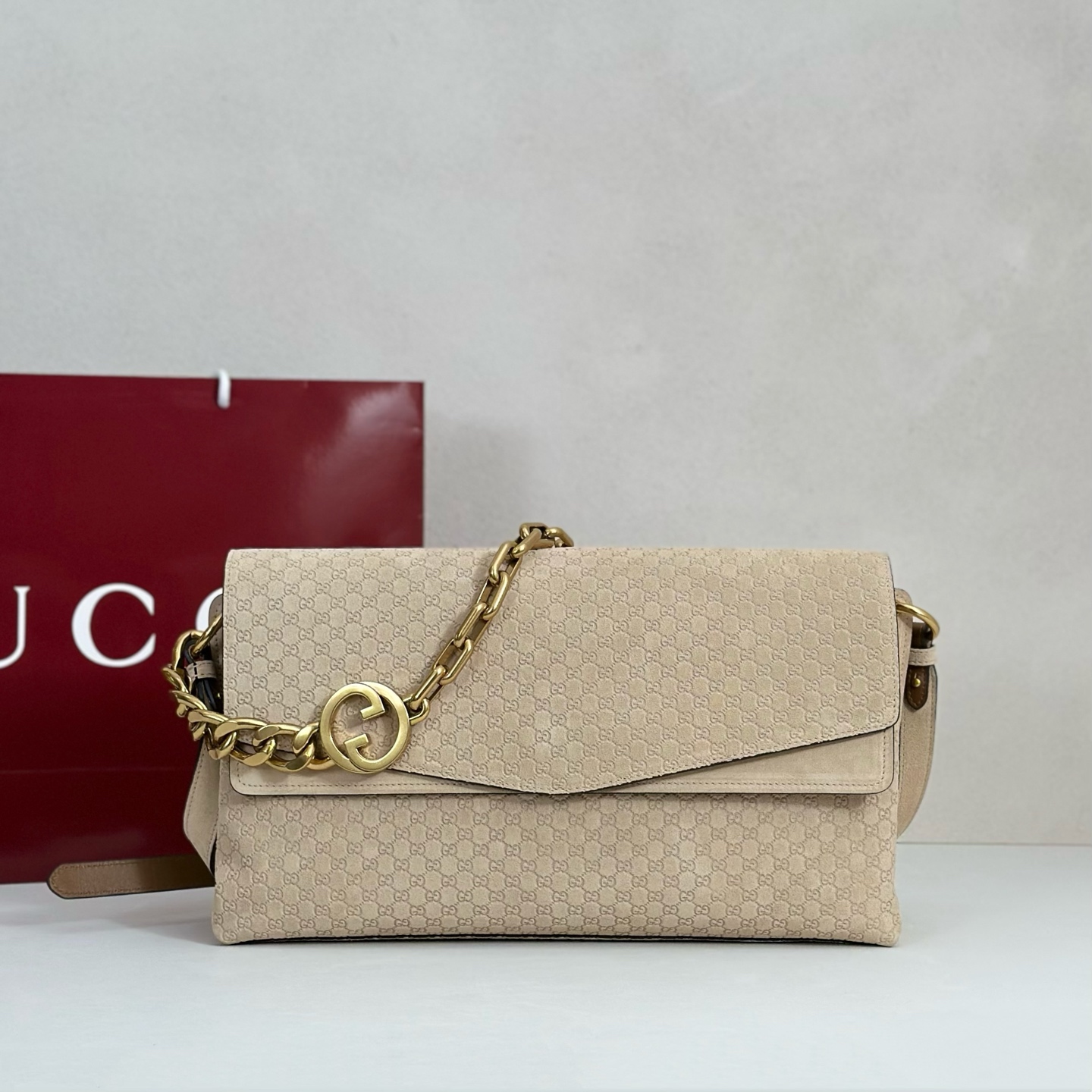 GUCCI 구찌 마이크로구찌시마 레더 체인 숄더백 (미듐) 857622