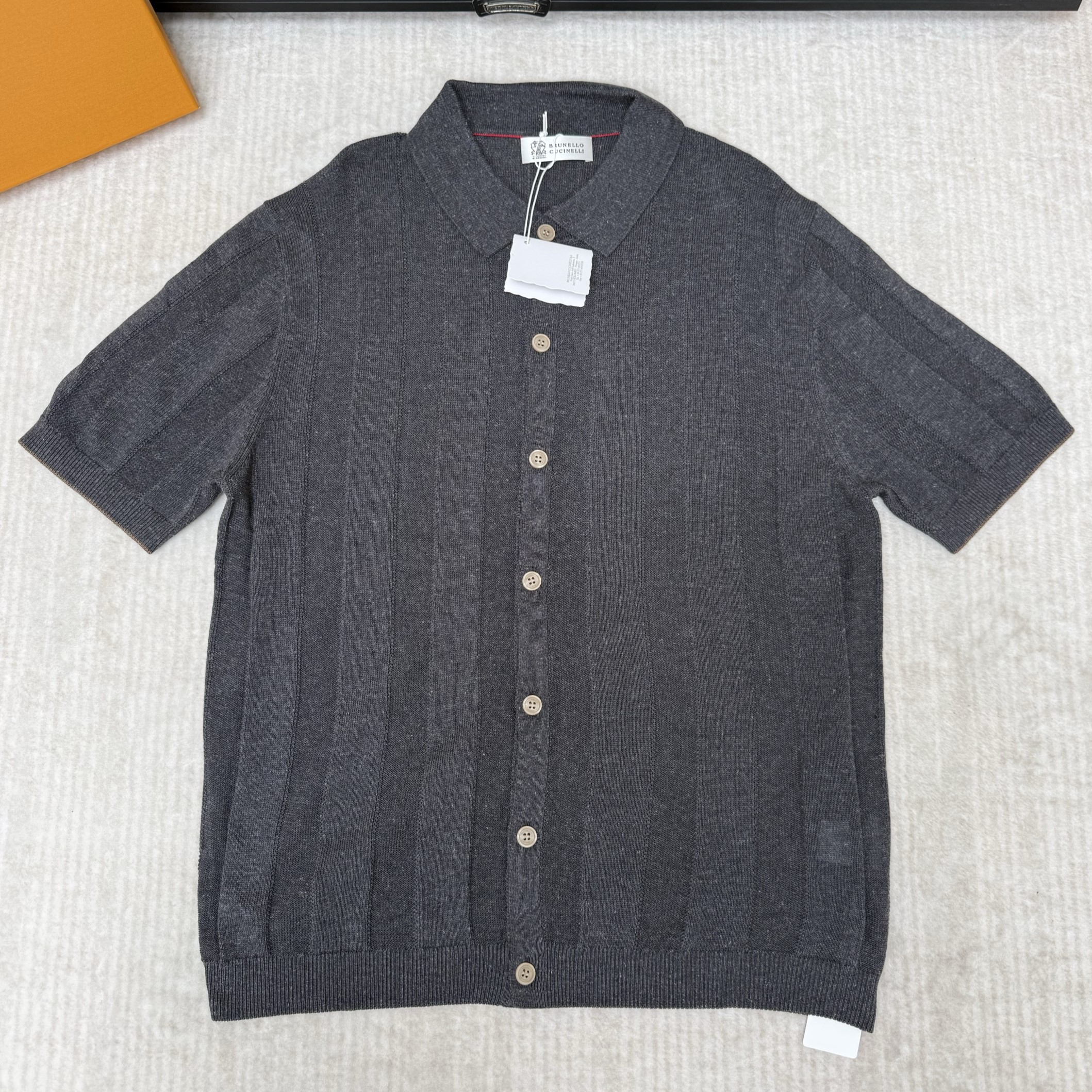 Brunello Cucinelli브루넬로 쿠치넬리 리넨 코튼 텍스처 립 반소매 니트 셔츠 ( Linen Cotton Textured Ribbed Short-Sleeve Knit Shirt)