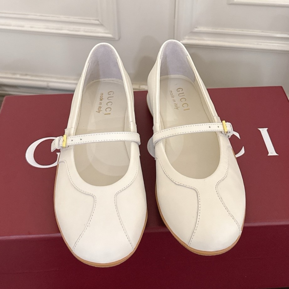 GUCCI 여성 구찌 시프트 플랫 슈즈 / 발레리나 (Women's Gucci Shift Ballerina) #15556518