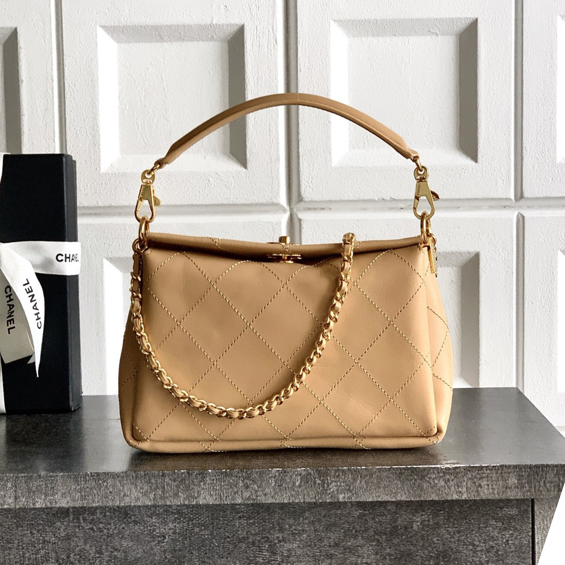CHANEL 샤넬 탑핸들 턴락 램스킨 체인백 #AS6255
