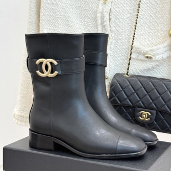 CHANEL 샤넬 CC 로고 버클 스트랩 캡 토 레더 미들 부츠 #1696727