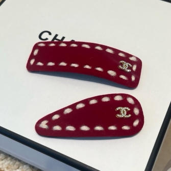 CHANEL ⁠샤넬 CC 로고 스트라스 버건디 벨벳 스티치 똑딱이 헤어핀 세트 (2pc) #16126729