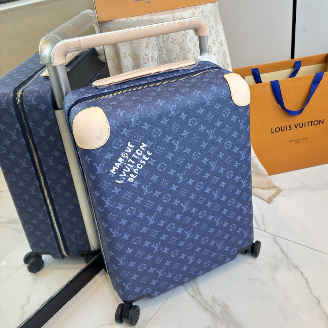 LOUIS VUITTON 루이비통 루이비통 모노그램 헤리티지 호라이즌 55 그라데이션 M26862