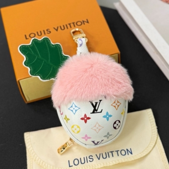 LOUIS VUITTON 루이비통 x TM 비비엔 커들 백 참 #2048681