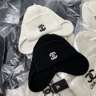 CHANEL 샤넬 CC 로고 울 캐시미어 니트 이어플랩 트래퍼 햇 #2116683