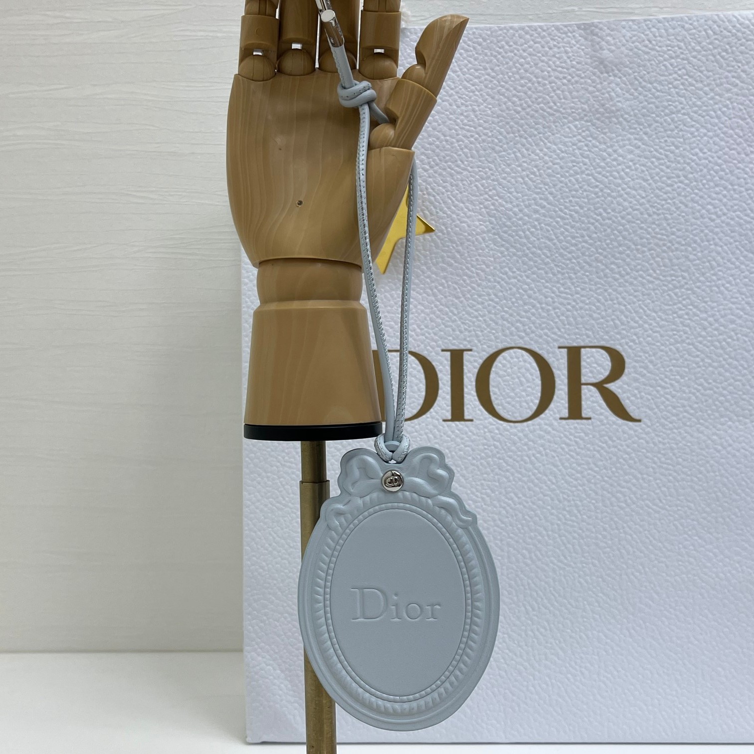 DIOR 디올 메달리옹 미러 백 참 (Dior Médaillon Mirror Bag Charm)
