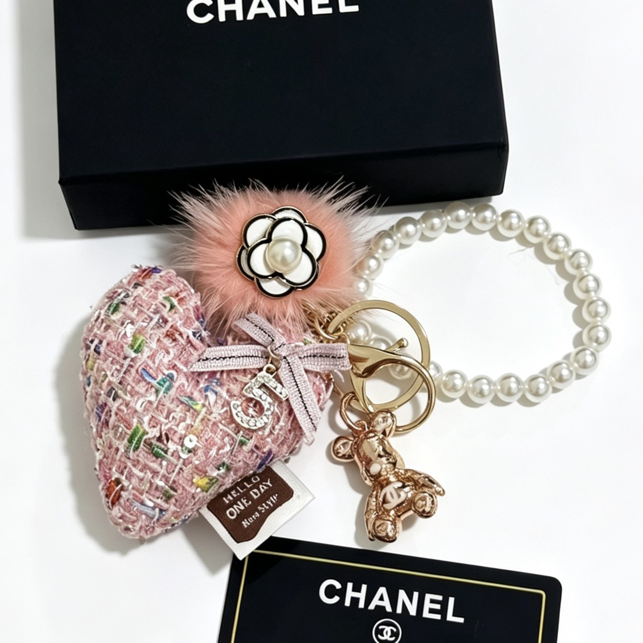 CHANEL 샤넬 CC 넘버5 하트 트위드 펄 베어 리본 키링 가방 참 핑크