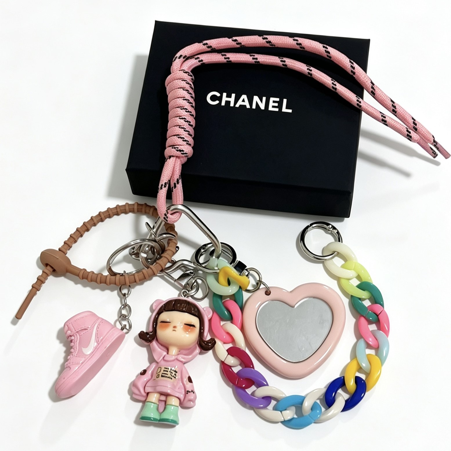 CHANEL 샤넬 CC 로고 하트 미러 피규어 멀티 체인 스트랩 키링 가방 참 핑크