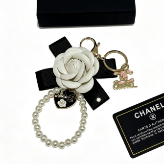 CHANEL 샤넬 CC 넘버5 레더 카멜리아 블랙 그로그랭 리본 펄 키링 가방 참