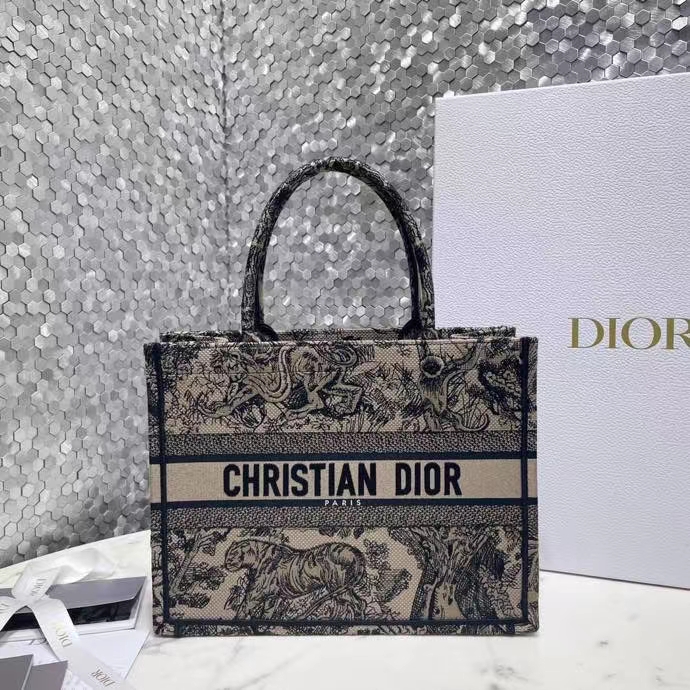 DIOR 디올