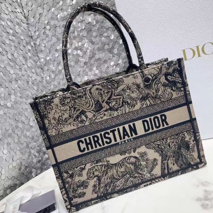 DIOR 디올