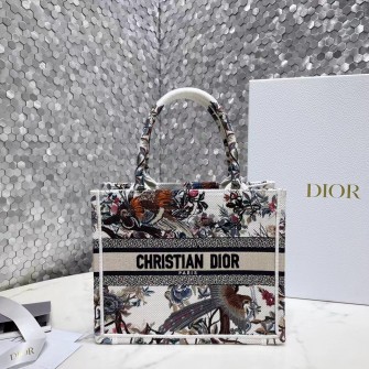 DIOR 디올