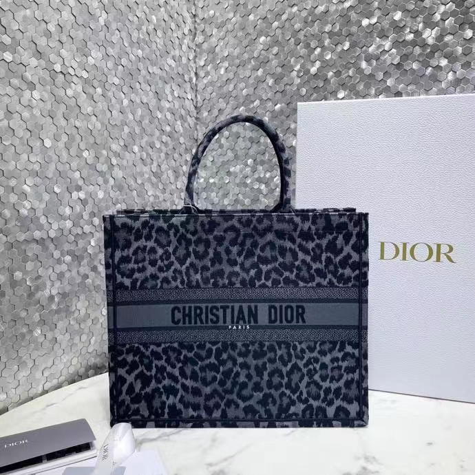 DIOR 디올