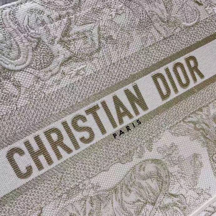 DIOR 디올