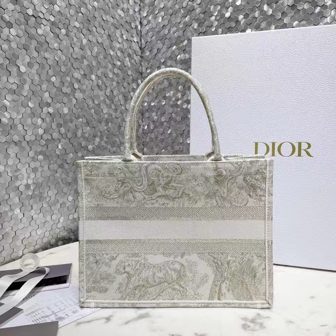 DIOR 디올