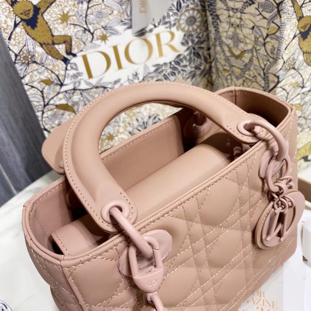 DIOR 디올