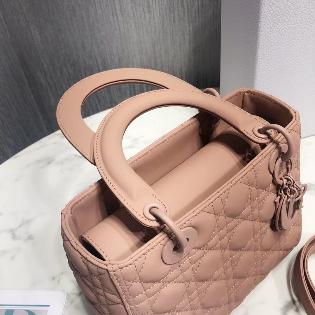 DIOR 디올