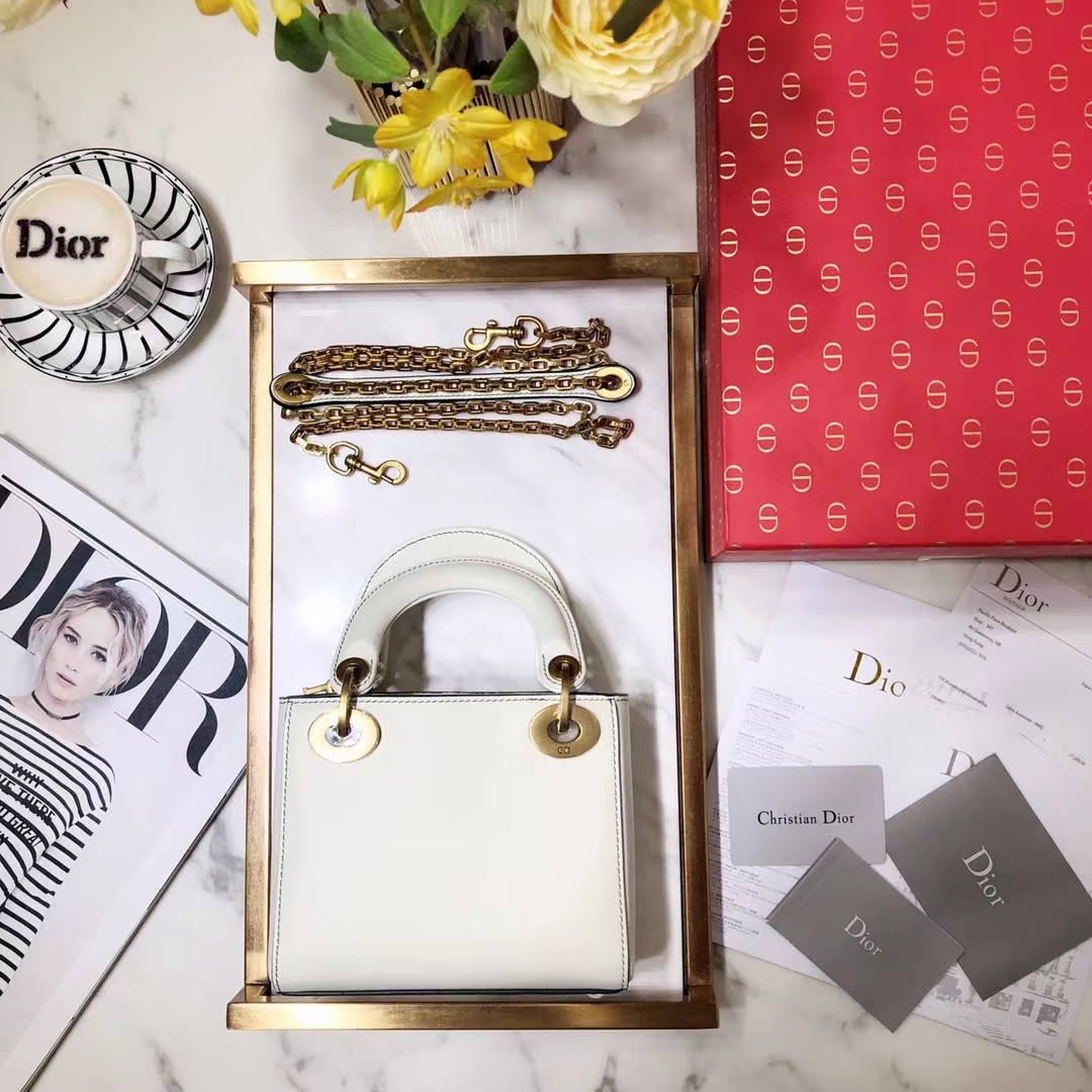 DIOR 디올