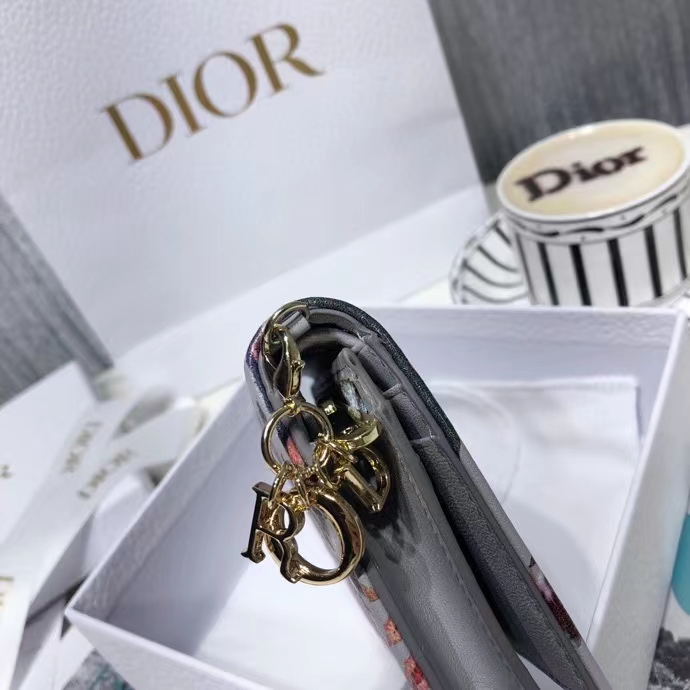 DIOR 디올