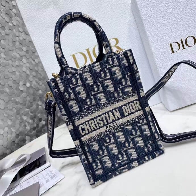 DIOR 디올