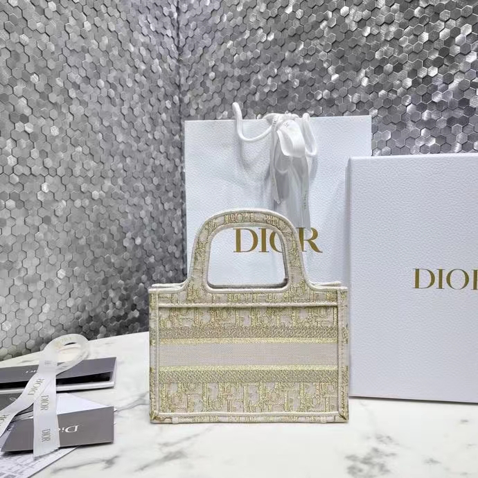 DIOR 디올