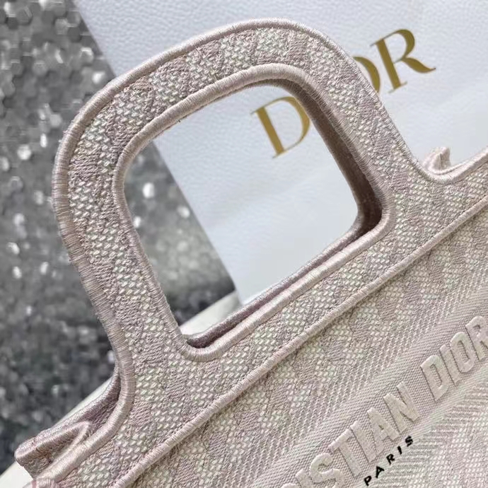 DIOR 디올