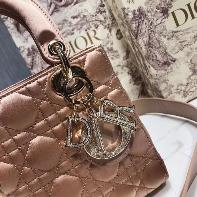 DIOR 디올