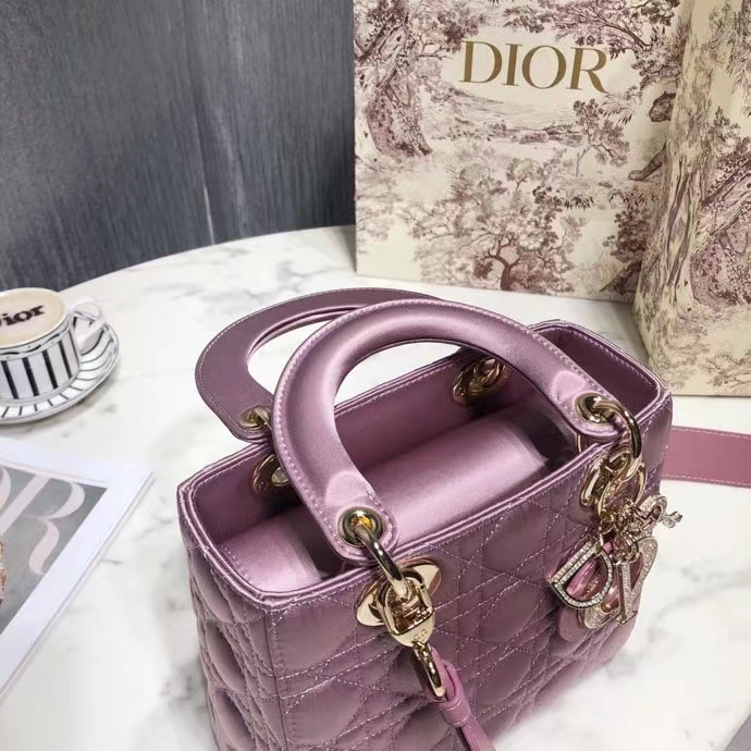 DIOR 디올