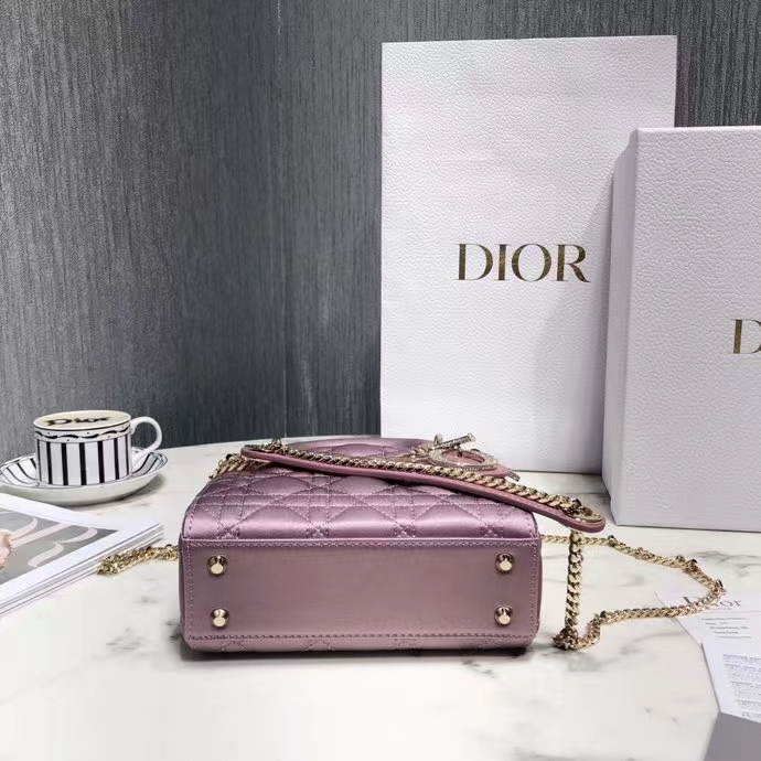 DIOR 디올